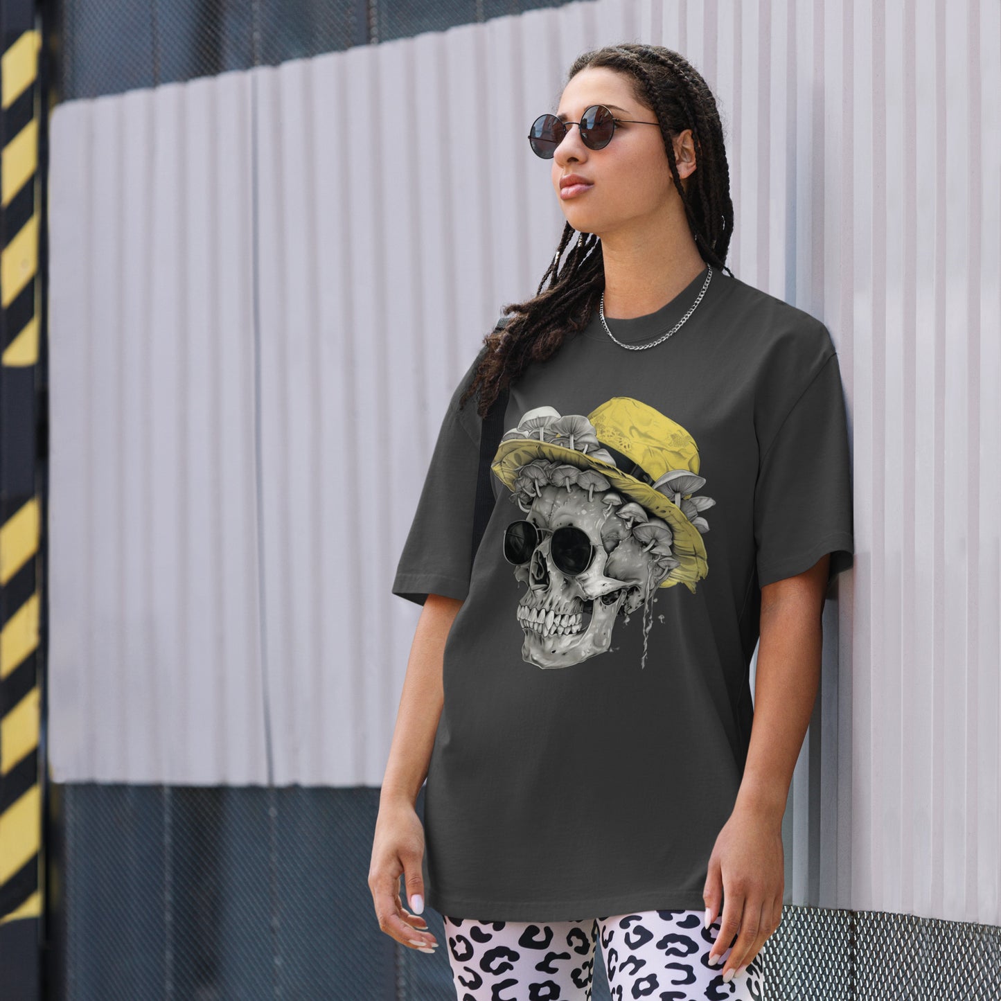 Oversized "Fungi Skull Vibes"
